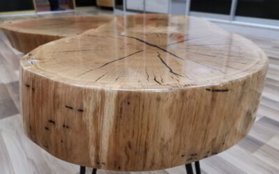 Designerskie stoliki kawowe – postaw na naturalne drewno
